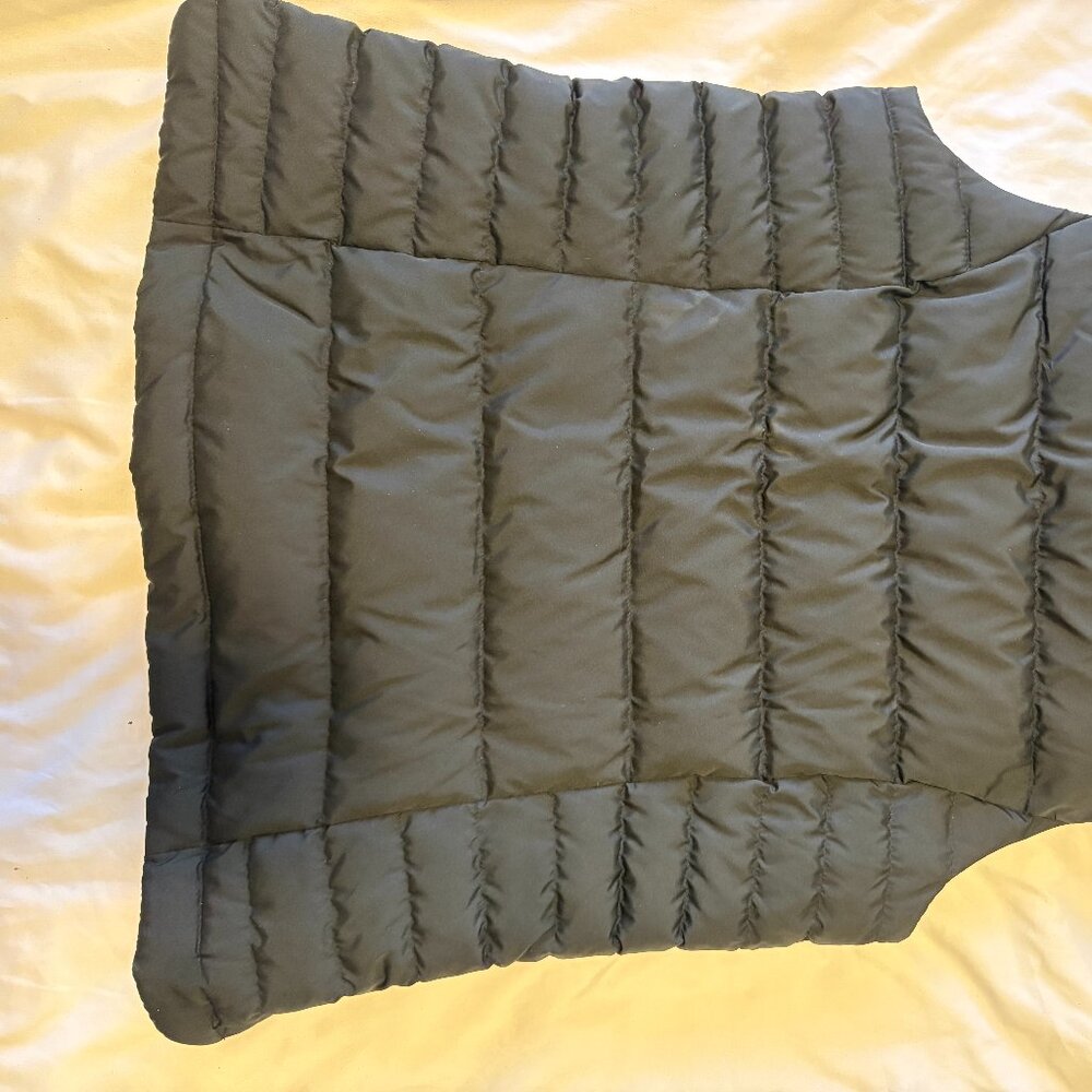 Lands’ End Black Vest – Classic Lightweight Layer – Size Medium